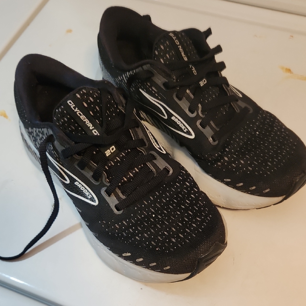Brooks Black and White Running Shoes